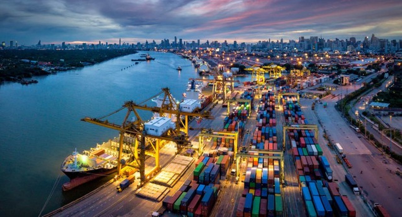 Freight port